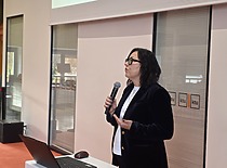 Konferencijos pranešėja skaito pranešimą apie matematikos mokymosi sunkumų diagnostiką KTU renginyje