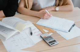 Matematikos nemokėjimas turi kainą: kodėl 25 taškų kartelė nėra tik švietimo klausimas